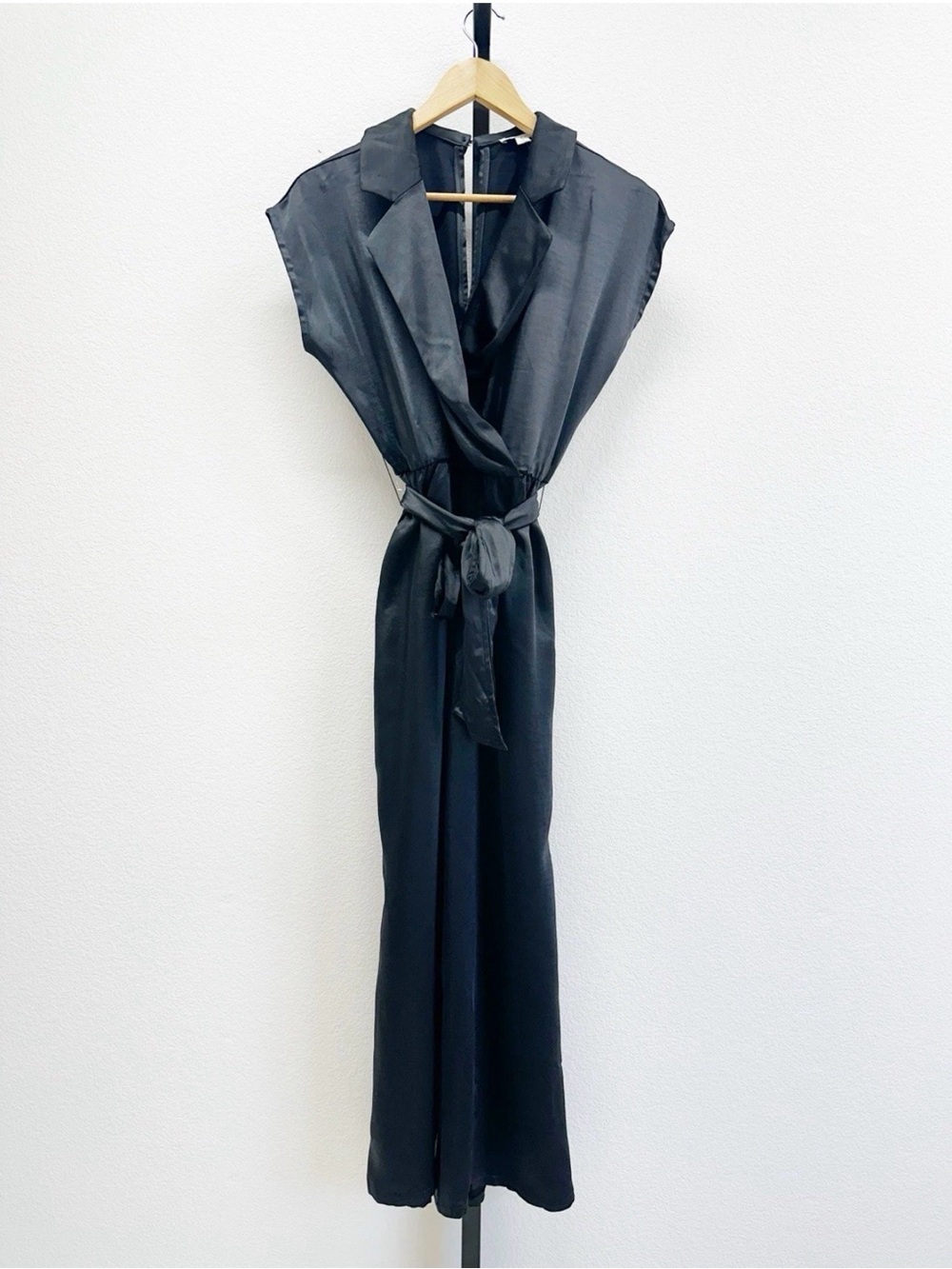 Bar III Petite Crossover-Front Belted Cap-Sleeve Jumpsuit black size PS